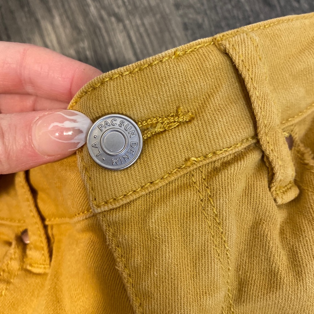 PacSun High Rise Shorts💛 - Picture 3 of 7